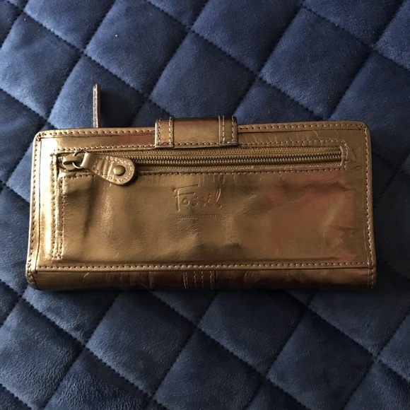 Gold Fossil Wallet - Picture 2 of 6
